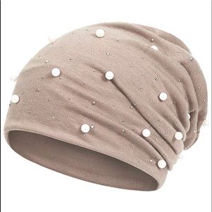 Beige pearl and stone beanie